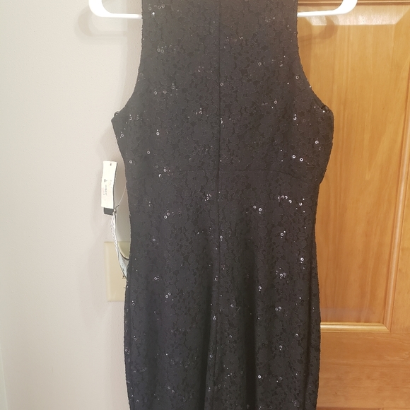 Black dress with sequin detail - Picture 4 of 4